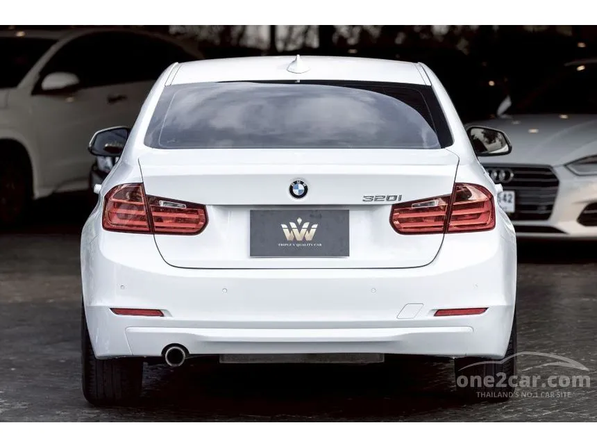 2014 BMW 320i Sedan