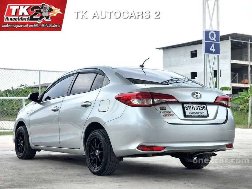 2018 Toyota Yaris Ativ J Sedan