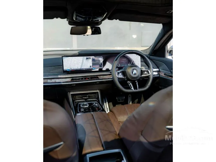 2023 BMW 735i M Sport Sedan
