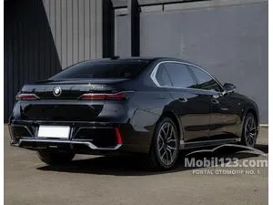 2023 BMW 735i 3.0 M Sport Sedan