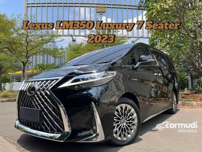 2023 Lexus LM350 Van Wagon