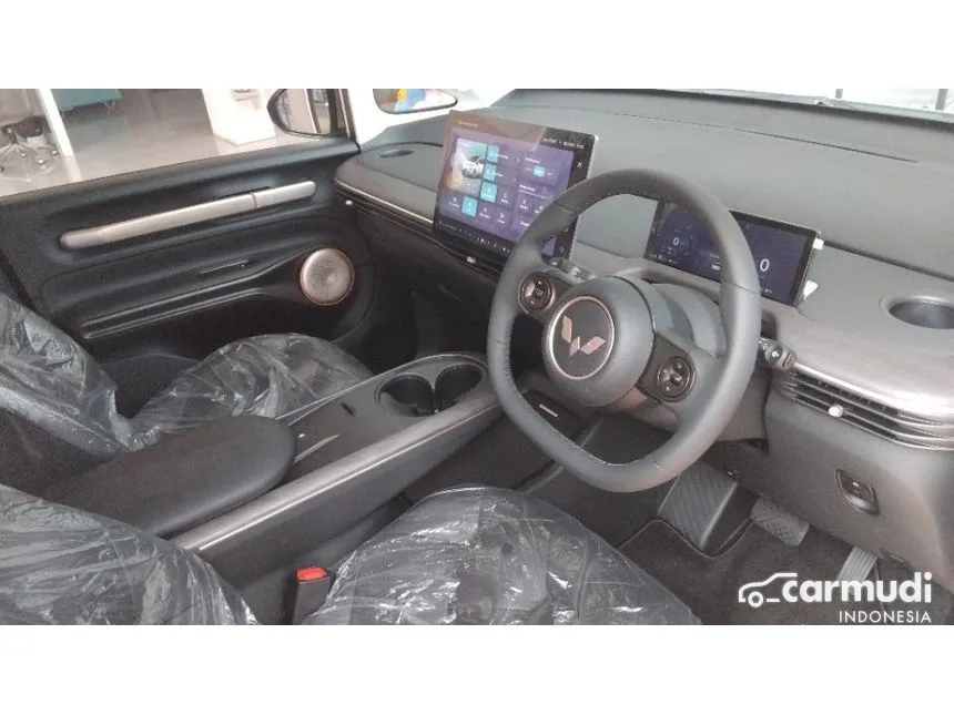 2025 Wuling Cloud EV Pro Hatchback