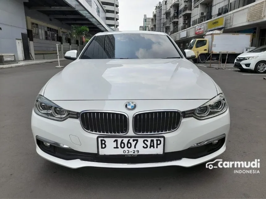 Jual Mobil BMW 320i 2018 Luxury 2.0 di DKI Jakarta Automatic Sedan Putih Rp 399.000.000