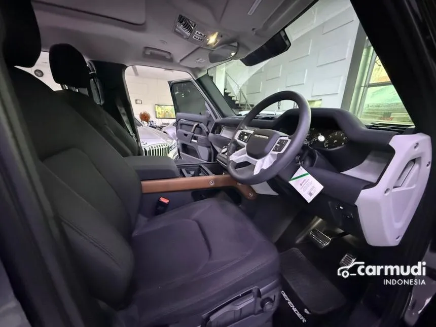 2023 Land Rover Defender 110 P300 SE SUV