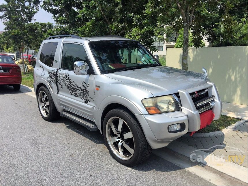 Mitsubishi pajero 2000 год