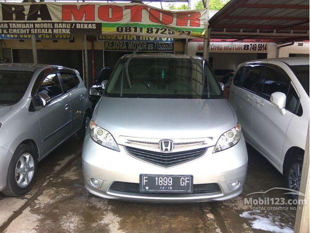 Honda Elysion Mobil Bekas Baru dijual di Indonesia 