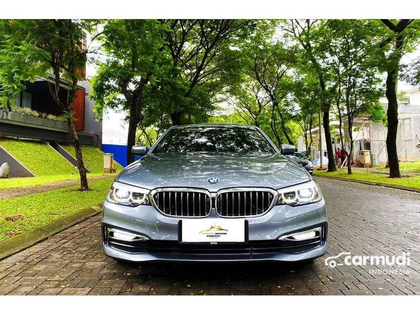 2018 BMW 520i Luxury Sedan