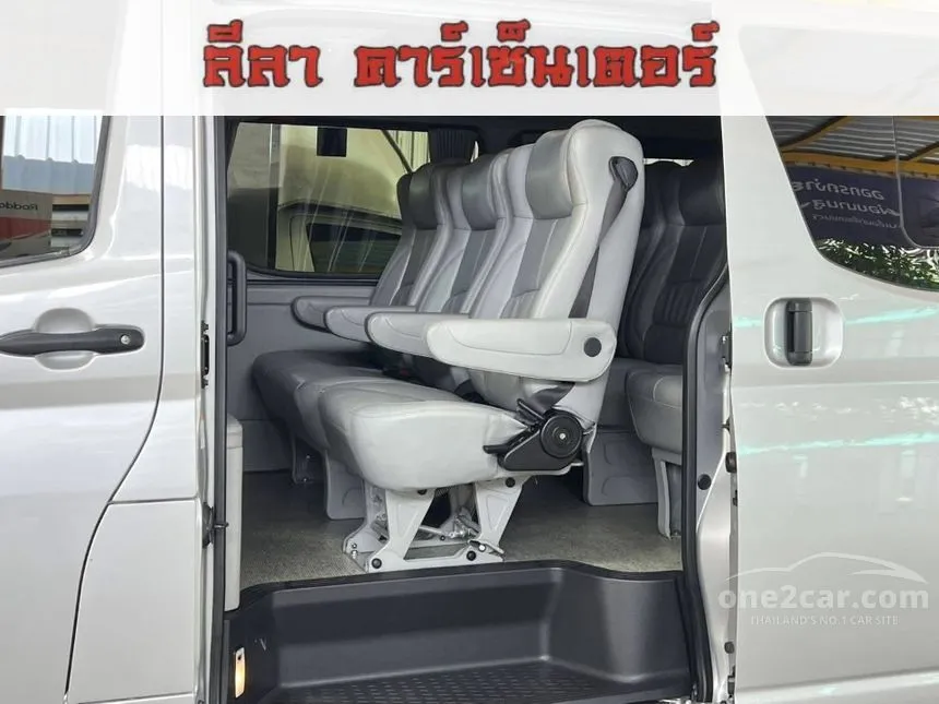 2022 Toyota HIACE GL Van