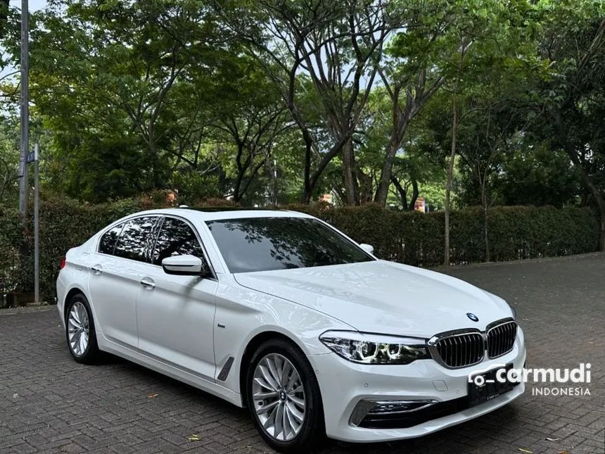 2018 BMW 530i Luxury Sedan