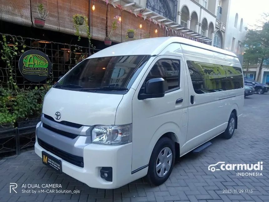 2024 Toyota Hiace Commuter Van Wagon