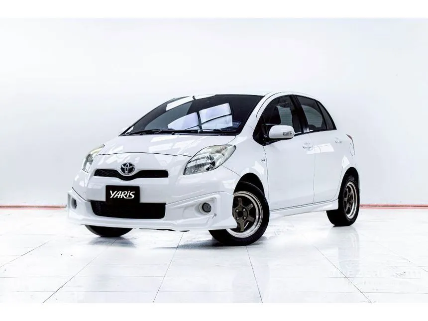 2013 Toyota YARIS G Hatchback