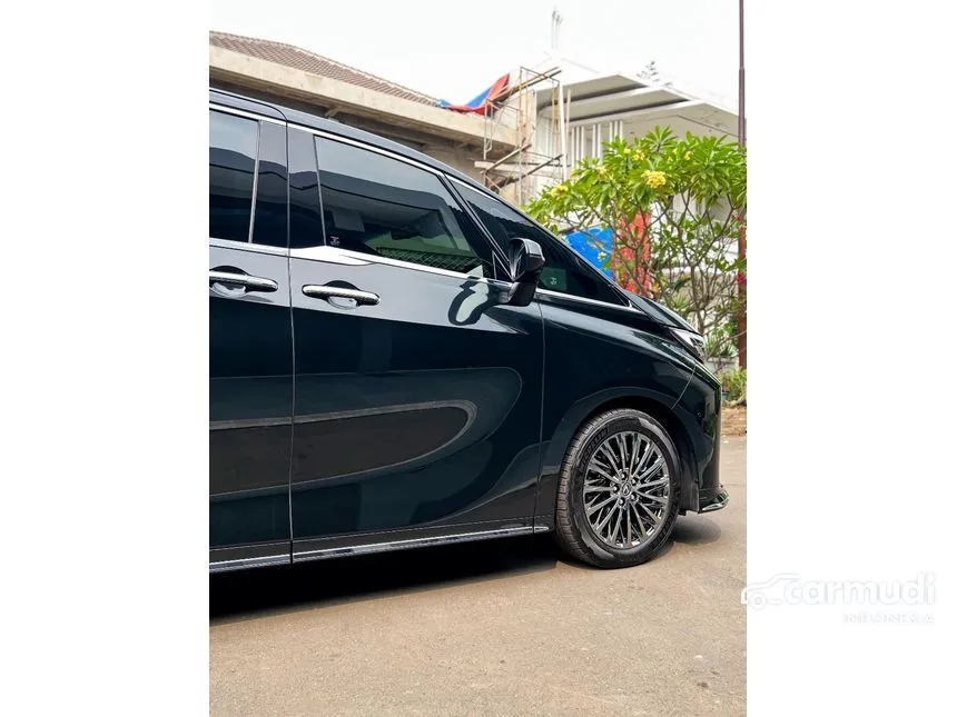 2024 Lexus LM 350h 7 Seater MPV
