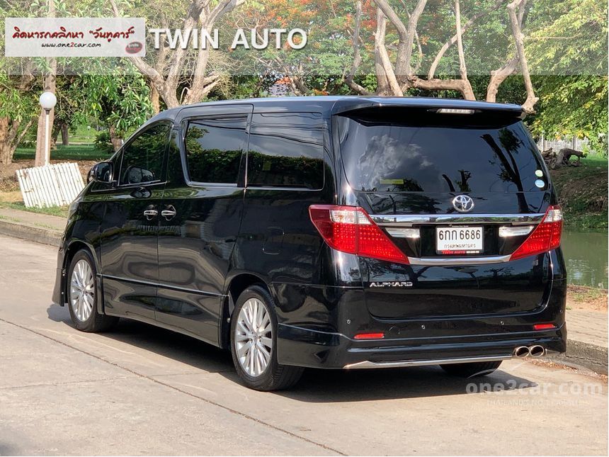 Toyota alphard 2013