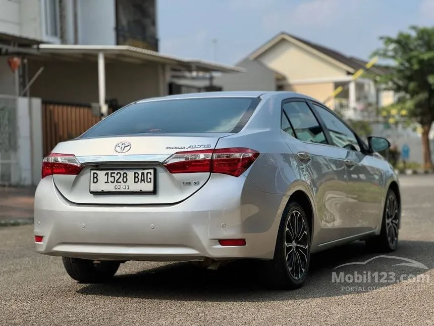 2014 Toyota Corolla Altis V Sedan