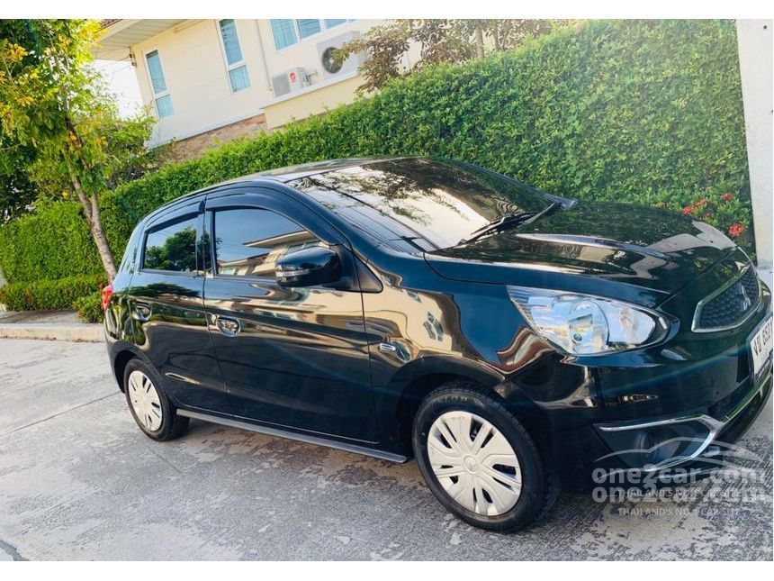 Mitsubishi Mirage 2016 GLX 1.2 in ภาคตะวันออก Automatic Hatchback สีดำ