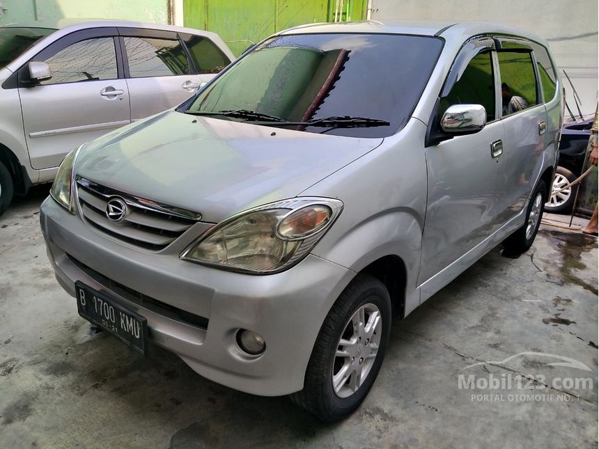 Jual Mobil Daihatsu Xenia 2005 Xi 1.3 di Jawa Barat Manual MPV Silver 