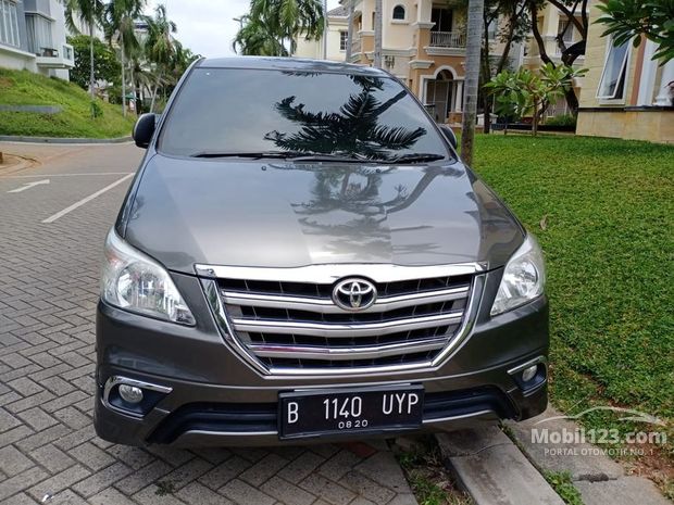 Toyota Kijang Innova V Mobil Tahun 2015-2015 bekas dijual 