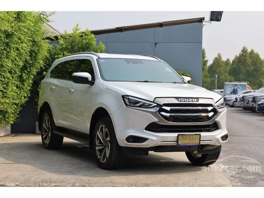 2022 Isuzu MU-X Ultimate SUV