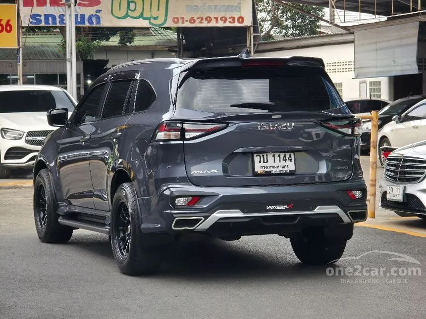 2022 Isuzu MU-X Ultimate SUV