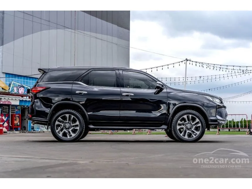2022 Toyota Fortuner Legender SUV