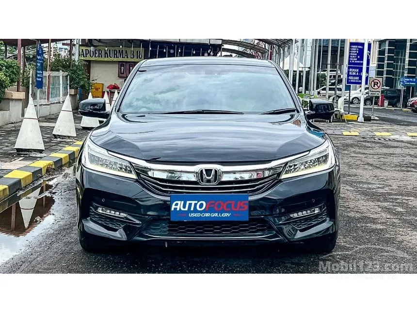 Jual Mobil Honda Accord 2018 VTi