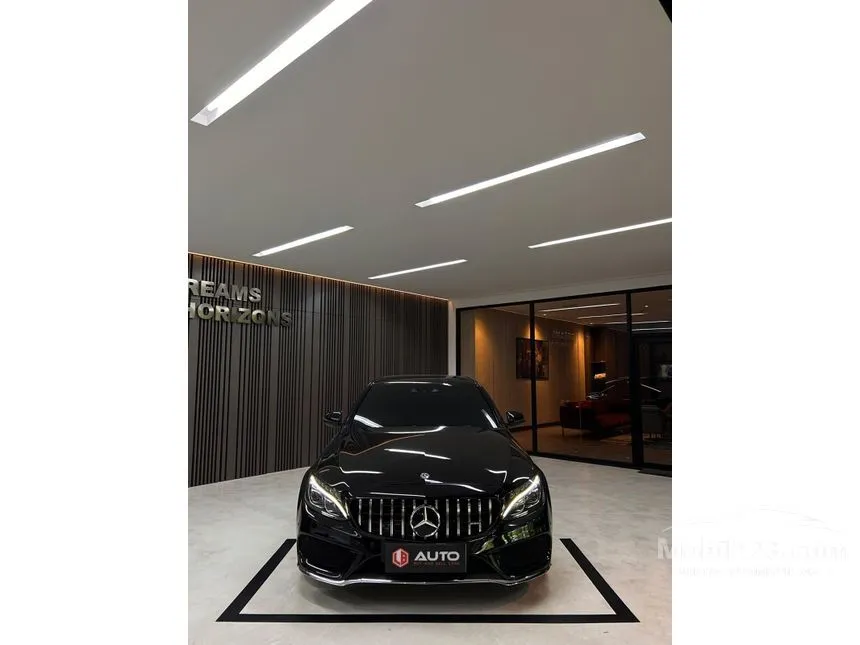 2018 Mercedes-Benz C300 AMG Line Sedan