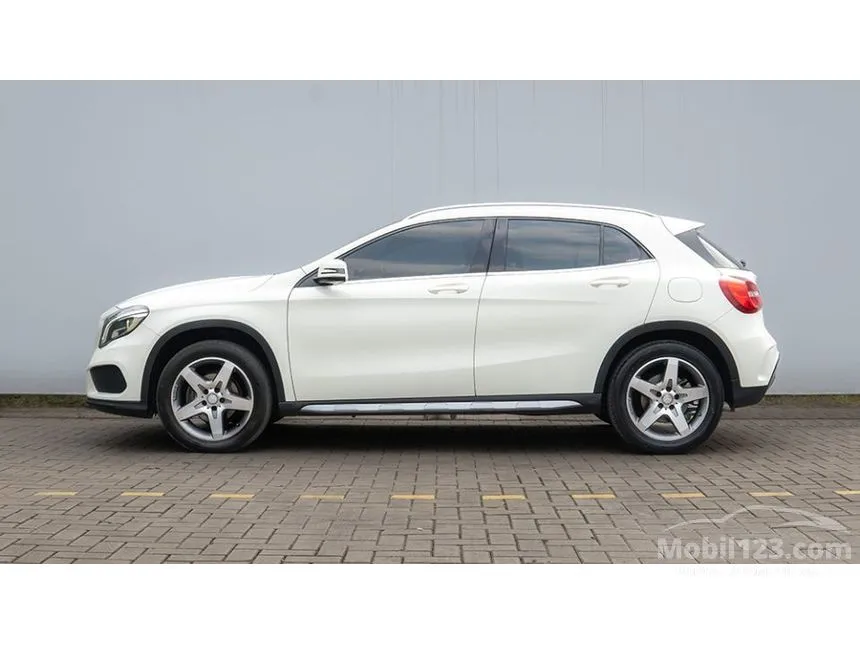 2016 Mercedes-Benz GLA200 Sport SUV