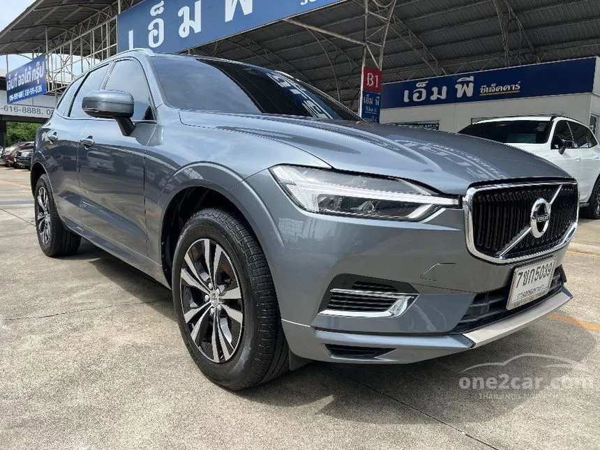 2018 Volvo XC60 T8 Momentum SUV