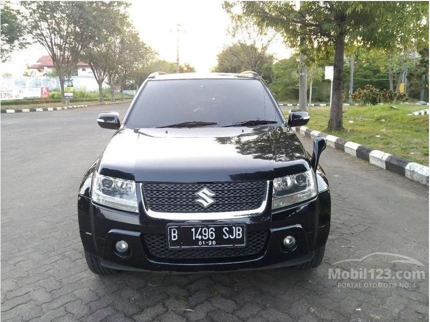 Jual Mobil Suzuki Grand Vitara 2010 2 2.0 di Jawa Timur 