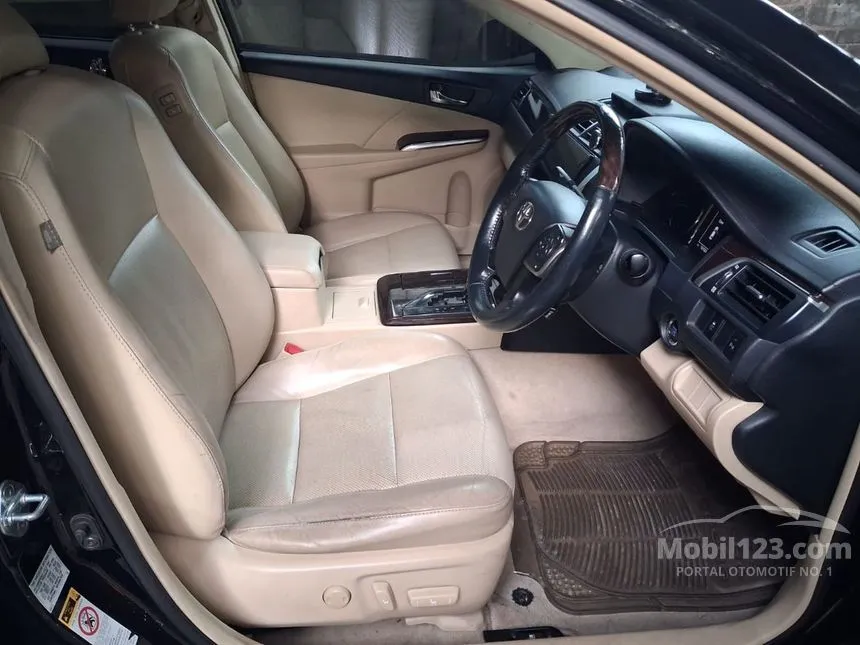2015 Toyota Camry V Sedan