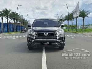 2022 Toyota Kijang Innova 2.4 Venturer MPV