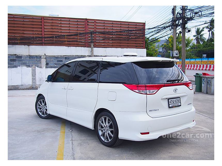 Toyota estima 2011