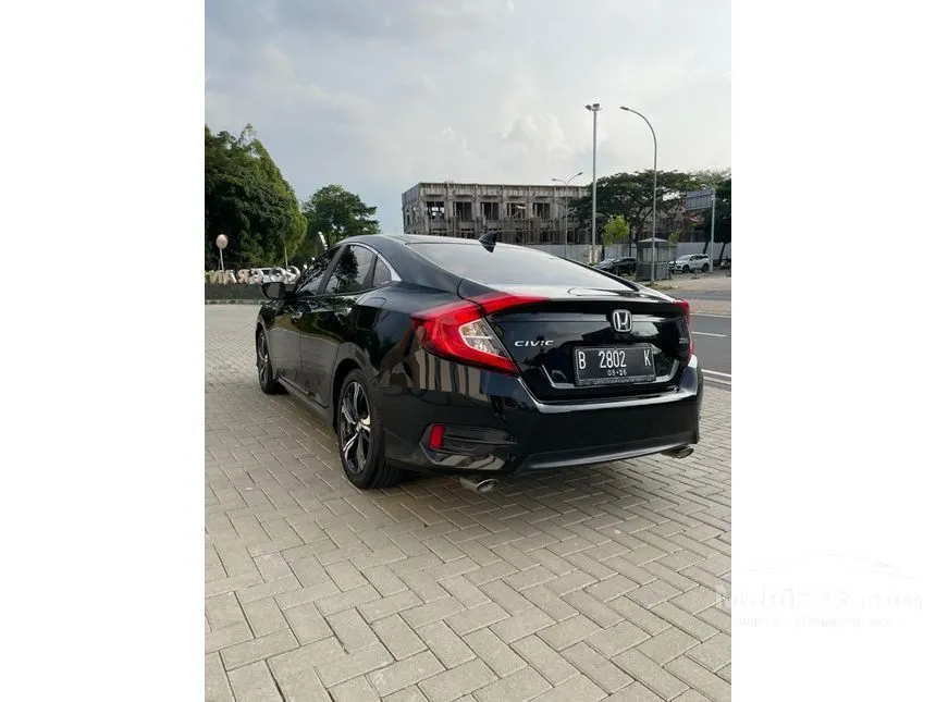 2016 Honda Civic ES Sedan