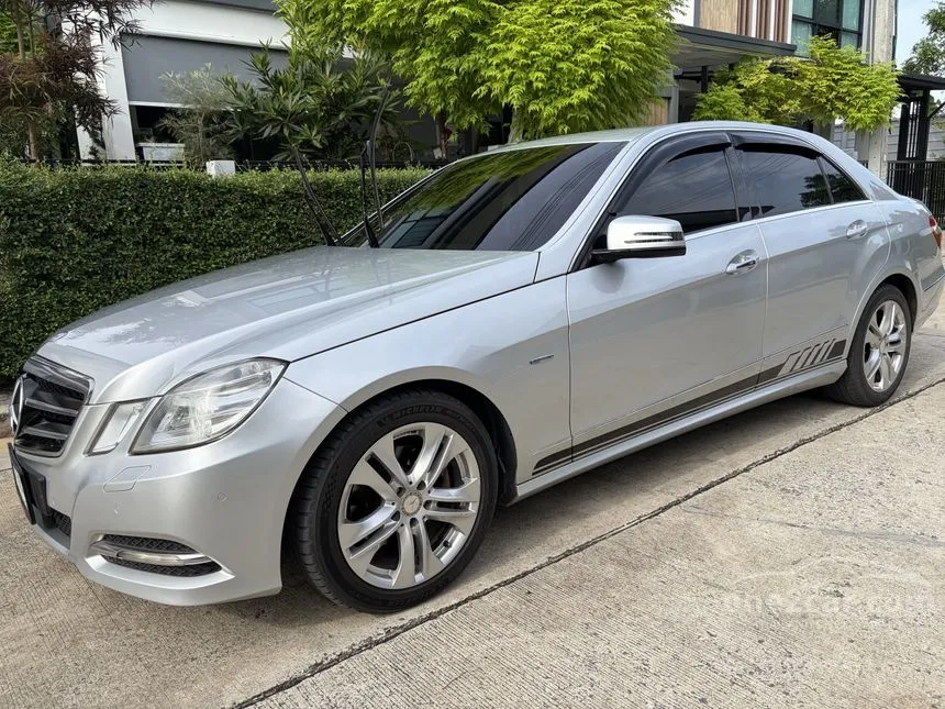 2011 Mercedes-Benz E200 Avantgarde CGI BlueEFFICIENCY Sedan