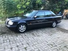 1996 Mercedes-Benz E320 3.2 W124 3.2 L6 Manual Sedan