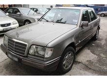 1989 Mercedes-Benz E230 2.3 Sedan (A)