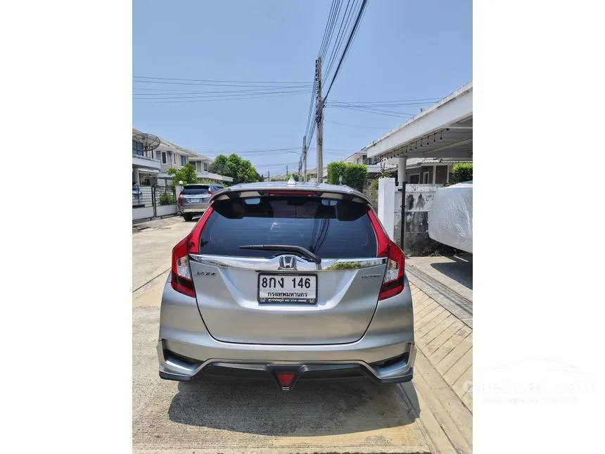 2018 Honda JAZZ V Hatchback