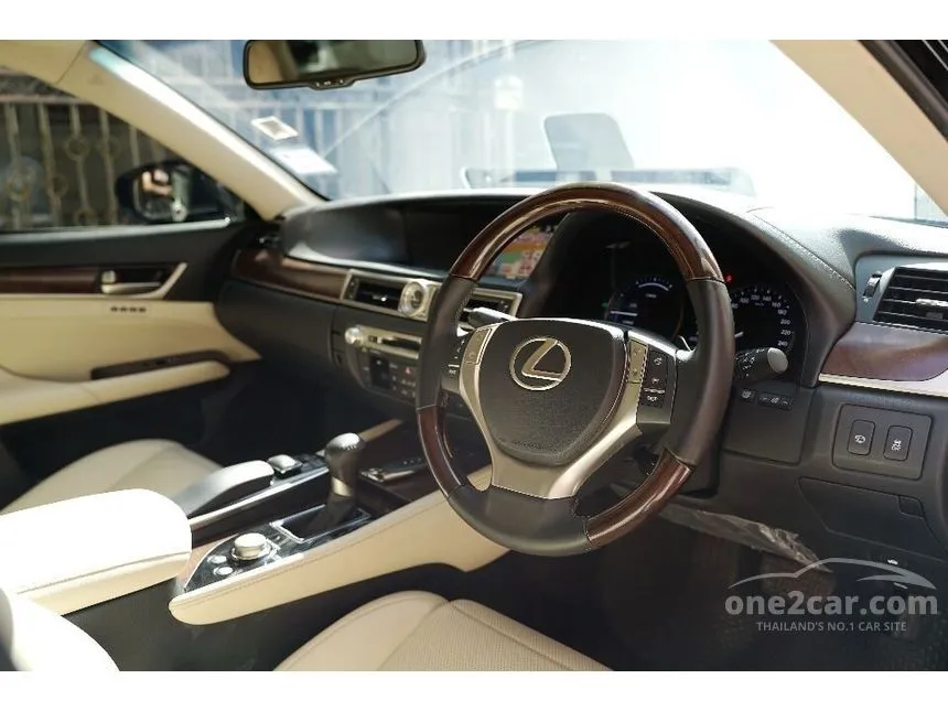2015 Lexus GS300h Luxury Sedan