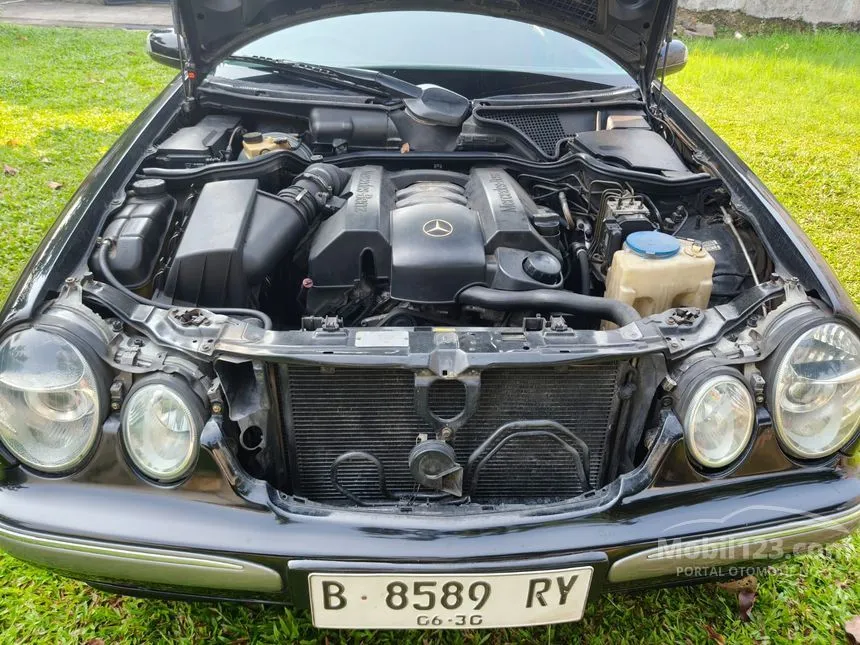 2000 Mercedes-Benz E240 Elegance Sedan