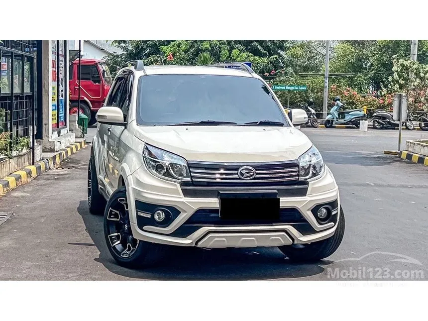 Jual Mobil Daihatsu Terios 2015 ADVENTURE R 1.5 di DKI Jakarta Automatic SUV Putih Rp 125.000.000