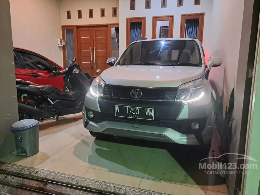 Jual Mobil Toyota Rush 2016 TRD Sportivo 7 1.5 di Jawa Timur Manual SUV Silver Rp 175.000.000