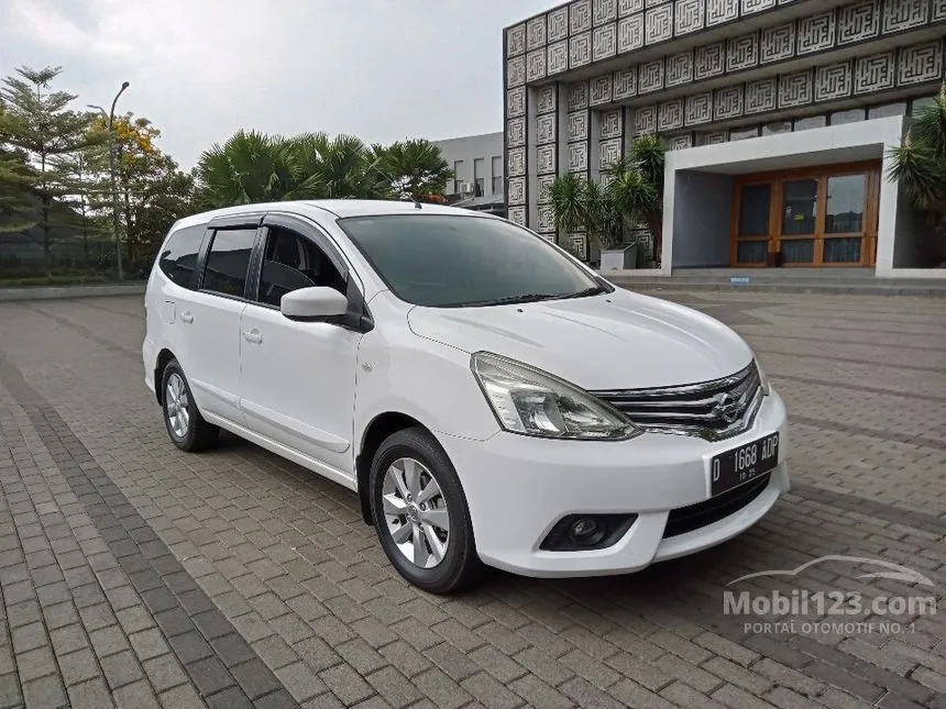 Jual Mobil Nissan Grand Livina 2015 XV 1.5 di Jawa Barat Manual MPV Putih Rp 110.000.000