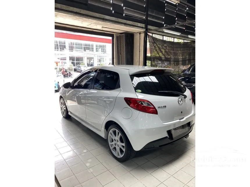 2011 Mazda 2 R Hatchback