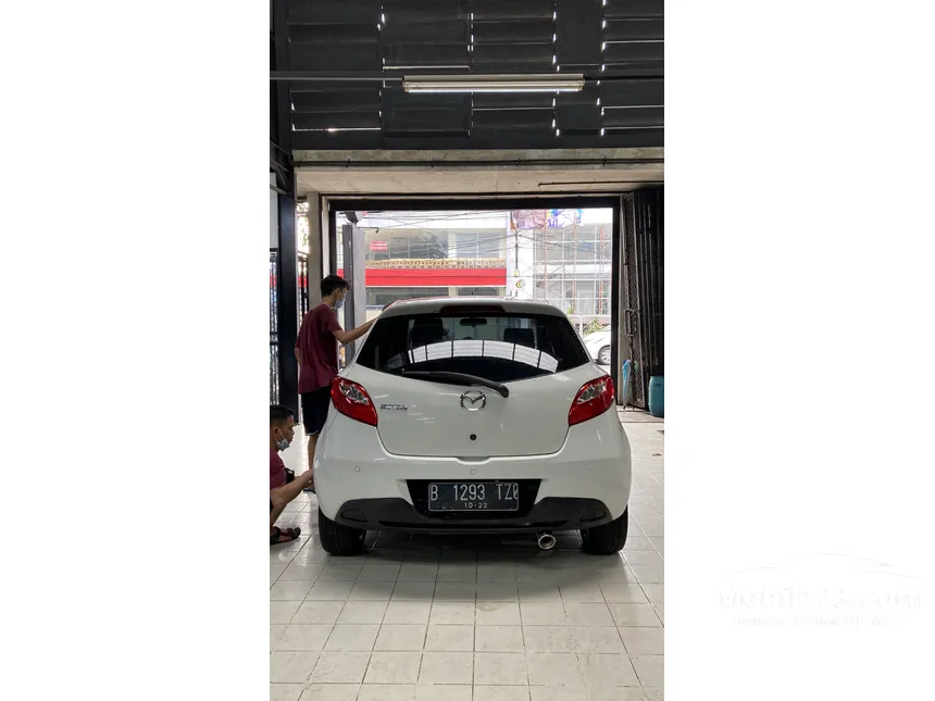 2011 Mazda 2 R Hatchback