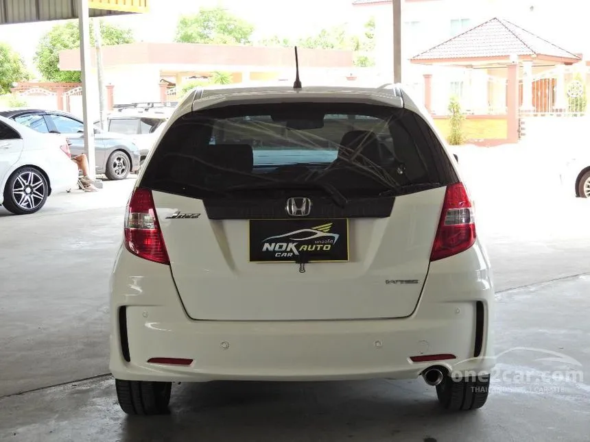 2012 Honda Jazz SV i-VTEC Hatchback