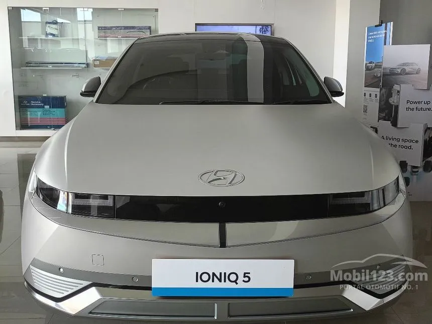 Jual Mobil Hyundai IONIQ 5 2024 Long Range Signature di Jawa Barat Automatic Wagon Abu