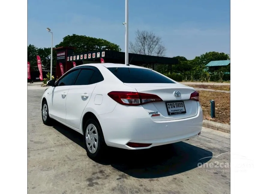 2021 Toyota Yaris Ativ Entry Sedan