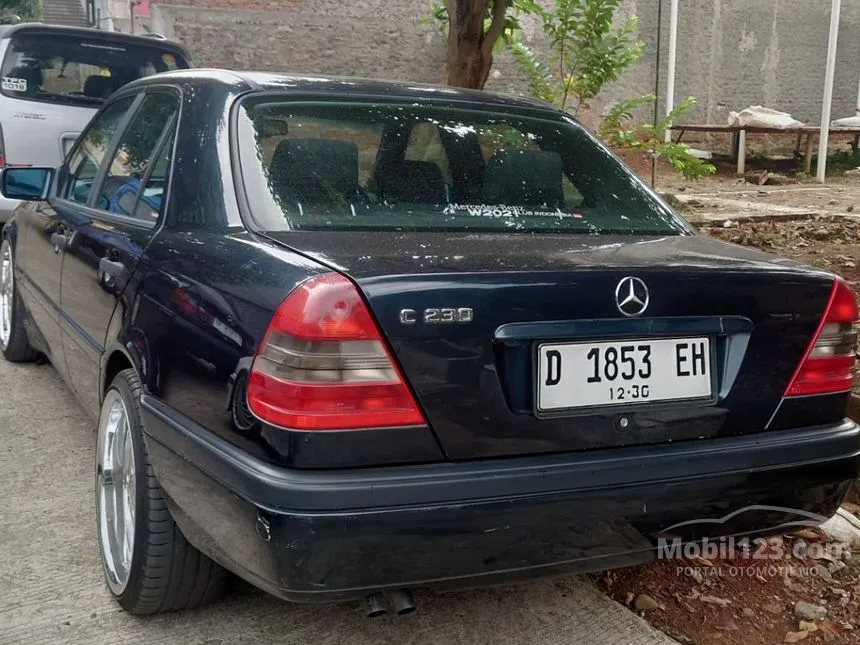 1997 Mercedes-Benz C230 Classic Sedan