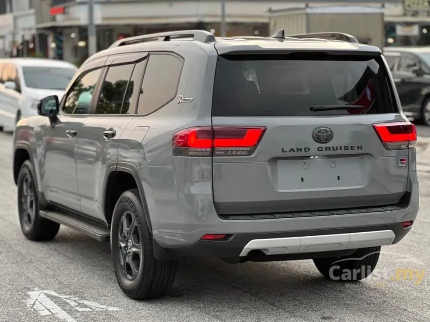 2022 Toyota Land Cruiser GR Sport SUV