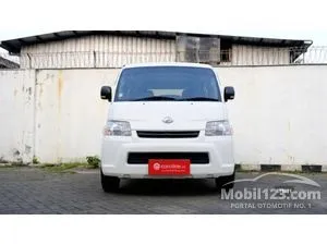 2022 Daihatsu Gran Max 1.5 Mini Bus D PS Van